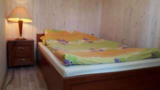 Комплексы для отдыха с коттеджами/бунгало OW Wilk Леба Шале с двумя спальнями-6